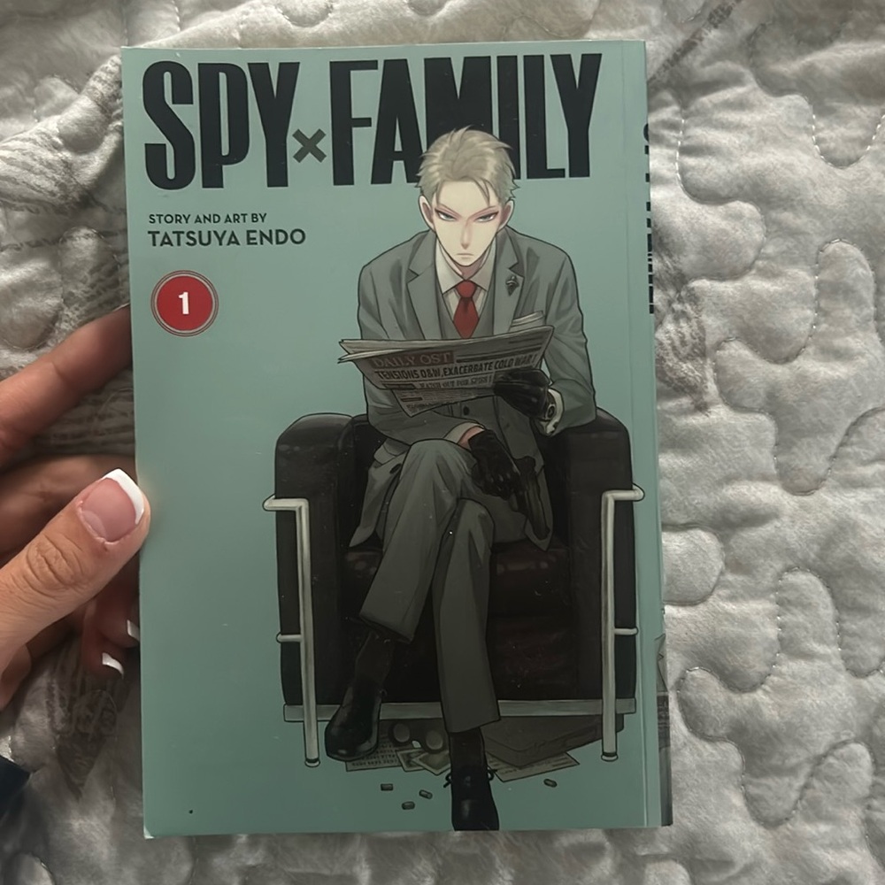 Spy X Family book